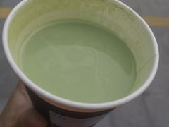 抹茶拿铁-瑞幸咖啡(岳家嘴地铁站店)