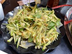 -果松木炭酸菜铜火锅·外婆参鸡汤