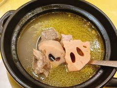 莲藕黄豆筒骨汤-龙记烤鸭店(新民路店)