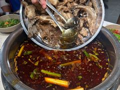 -肖肖酸萝卜鱼火锅(总店)