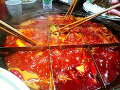 -红九格老火锅(三峡广场店)