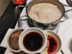 -红鼎豆捞·非遗鲍皇汤火锅(宝丰路店)