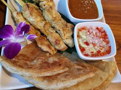 -Chom Cafe and Restaurant