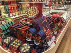 -VENCHI 闻绮(上海佛罗伦萨小镇店)