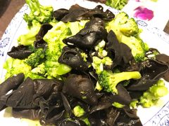 木耳西兰花-赵记煎饼卷大葱(泰山大街店)
