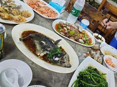 -四川小胡子海鲜(丁村万人海鲜广场店)