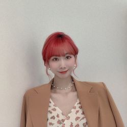 -BULB STUDIO 巴柏明星发型工作室