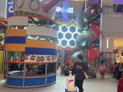 -星际乐园(红博中央公园店)