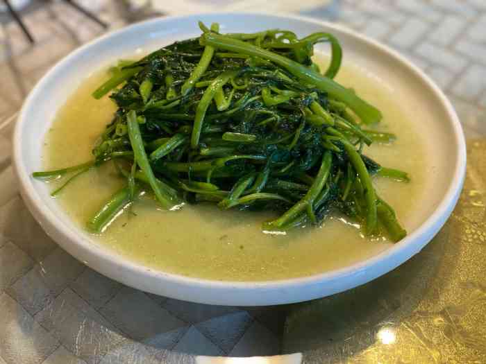 红菜苔·楚菜(安贞店)-"总体来说,这里交通还算方便红与黑的配色.