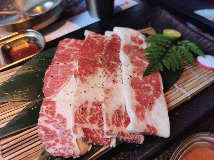 牛岛·炭火烤肉(华发未来荟店"有幸享受了一次牛岛的霸王餐体验位置