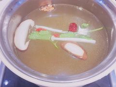 -百品聚旋转火锅(万德庄店)