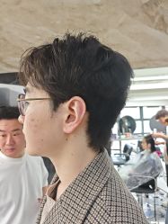 -宫铭烫发染发接发店
