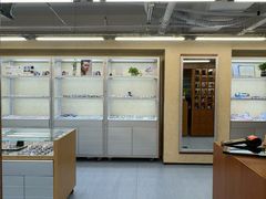 -无奔眼镜·蔡司·依视路授权店(朝阳大悦城店)