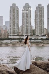 -Lady  Jane高端婚纱礼服馆