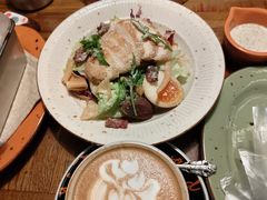 慢煮鸡肉芝士凯撒沙拉-良木缘咖啡西餐(文殊院店)