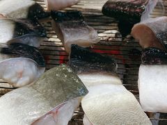 -围炉肉舍•炭烤活鳗•丹东海鲜烤肉(步行街店)