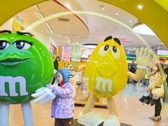 -m豆巧克力世界(上海世茂广场店)