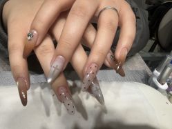 -艾珂·美甲美睫