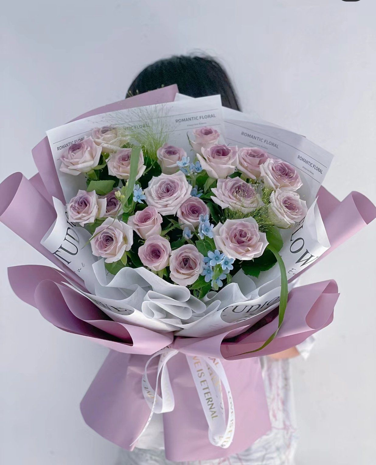 网红款乌梅子酱玫瑰花束