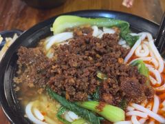 -丽虹云南过桥米线(兴工街店)