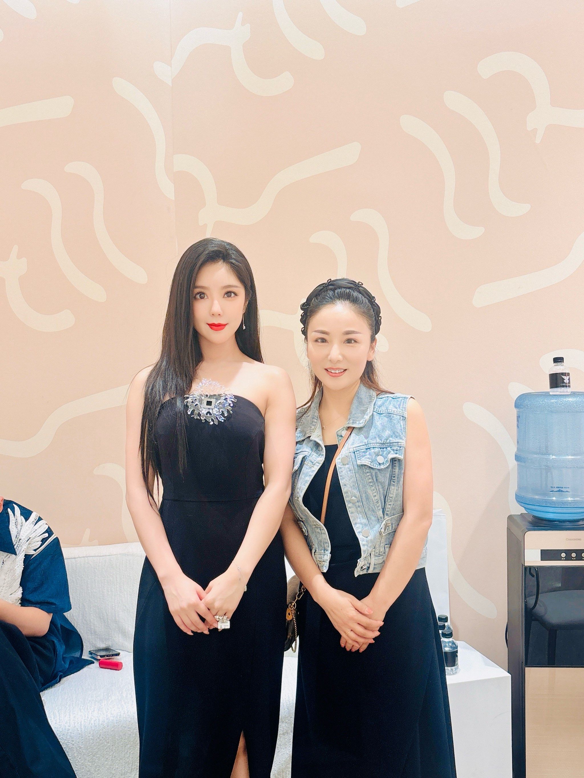 赵奕欢 #谁家的圆三 也来乌鲁木齐啦