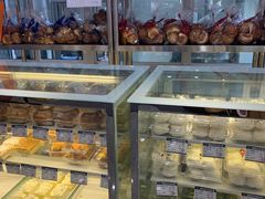 面包甜点陈列柜-白玉兰食品(汇联商厦店)
