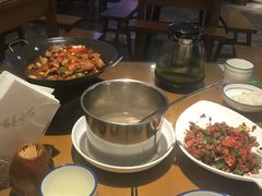 -邻家小馆(银都店)