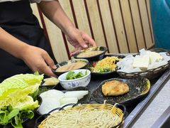 -洞庭洲·防空洞火锅·烧烤·铜锅涮肉(新百广场店)