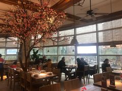 -蜜桃餐厅·伴山(湖滨商业街店)