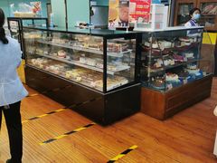面包甜点陈列柜-新侨三宝乐面包店(崇文门店)