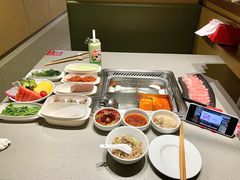 -海底捞火锅(曹安公路店)