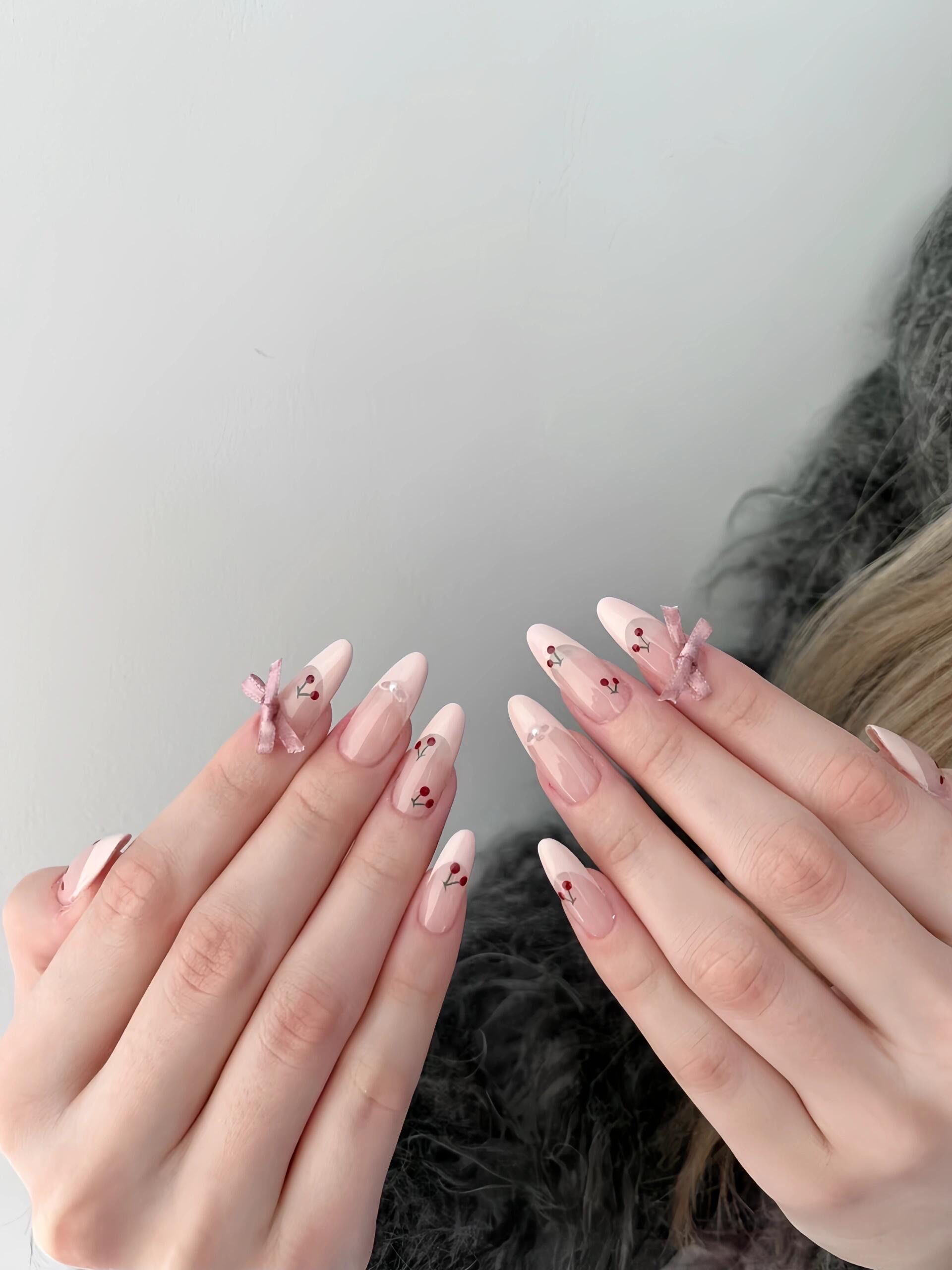 粉色樱桃款美甲