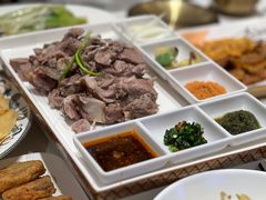 -沙枣树辣子鸡•新疆家常菜(喀什西路店)