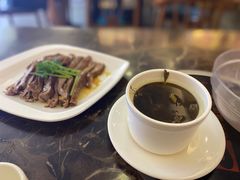 青橄榄炖龙骨汤-陆记鹅庄·潮汕菜·狮头鹅(大仟里店)