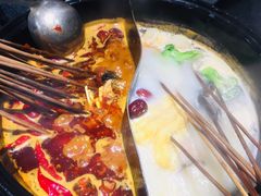 -两三事小郡肝串串香火锅(桂庙店)