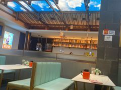 -阿瓦山寨·湘菜现炒·剁椒鱼头王(咸阳总店)