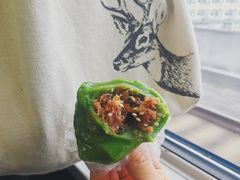 蛋黄肉松青团-白玉兰食品(汇联商厦店)