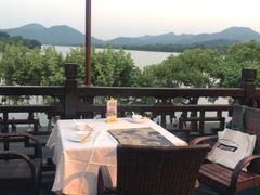 -楼外楼·停车场