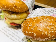 -The Habit Burger Grill 哈比特汉堡(爱琴海店)