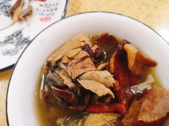 -东巴谷野生菌火锅餐厅