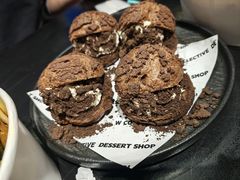 -W COLLECTIVE  DESSERT SHOP