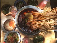 -四小区火锅·巷子里的重庆火锅(花照壁店)