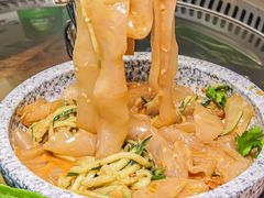 -山河屯铁锅炖·非遗东北菜(南山店)