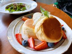 莓果奶油芝士舒芙蕾松饼-UPPER KITCHEN(延安路店)