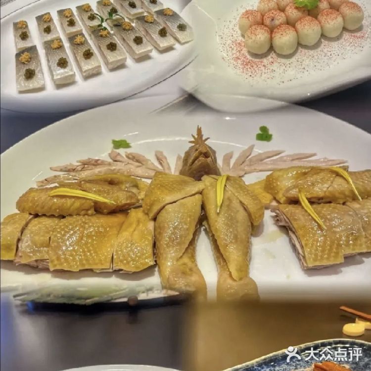 品鉴午间美味佳肴