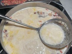 -尚尚仙·酸汤猪手·猪肚鸡火锅(华联万柳购物中心店)