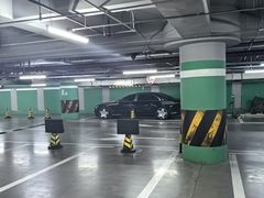 -白玉兰广场停车场