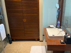 -三亚湾海居铂尔曼度假酒店