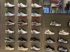 -SALOMON萨洛蒙(北京王府中环店)