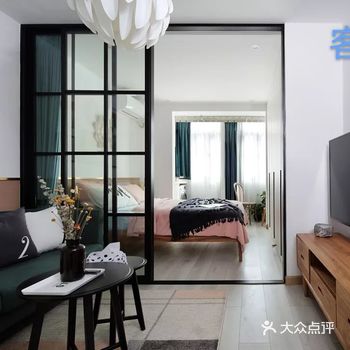 49㎡手枪囧宅拆墙掏洞变身明媚轻奢小2居